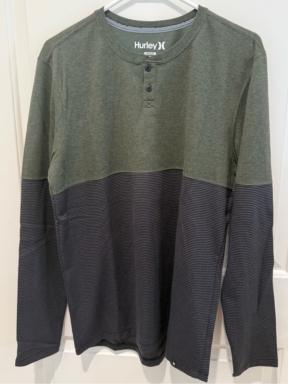 NWOT Hurley x Nike Dri-FIT long sleeve henley shirt in men's size Medium